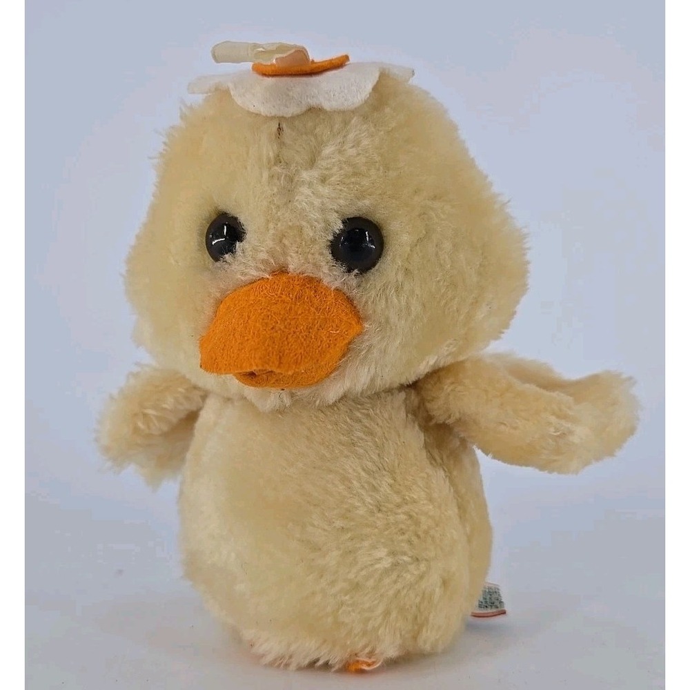 Vtg Dakin Duck Duckling Plush 7'' Sitting Stuffed Animal Toy 1981‎ Noise Maker